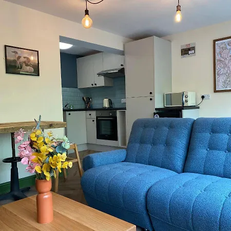 The Bolthole @ - Cosy 1 Bed Bowness-on-Windermere