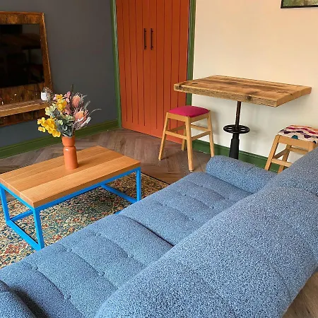The Bolthole @ - Cosy 1 Bed Apartman Bowness-on-Windermere