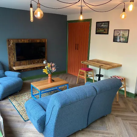 The Bolthole @ - Cosy 1 Bed Apartment *
