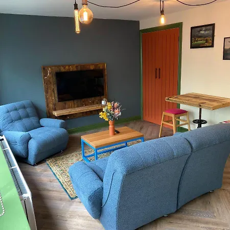 The Bolthole @ - Cosy 1 Bed Daire *