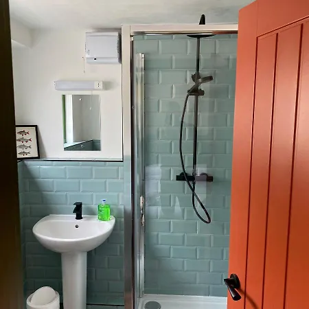 The Bolthole @ - Cosy 1 Bed Bowness-on-Windermere