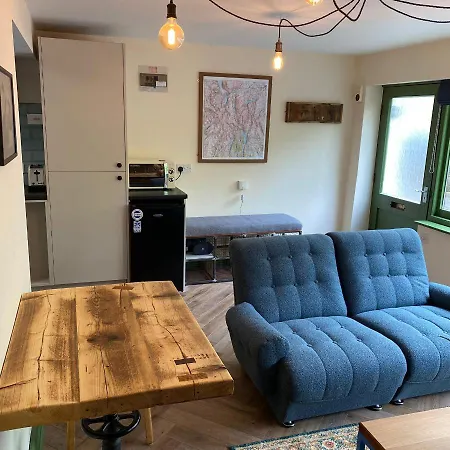 The Bolthole @ - Cosy 1 Bed דירה